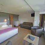 Des Ardennes Hotel
