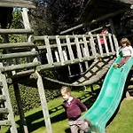 Des Ardennes Hotel 4*