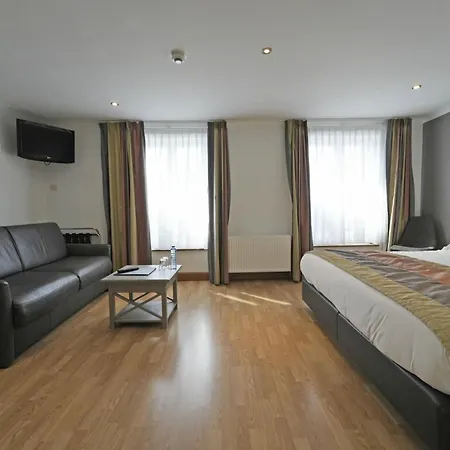 Des Ardennes Hotel