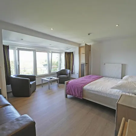 Des Ardennes Hotel 4*