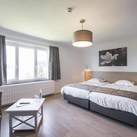 Des Ardennes Otel
